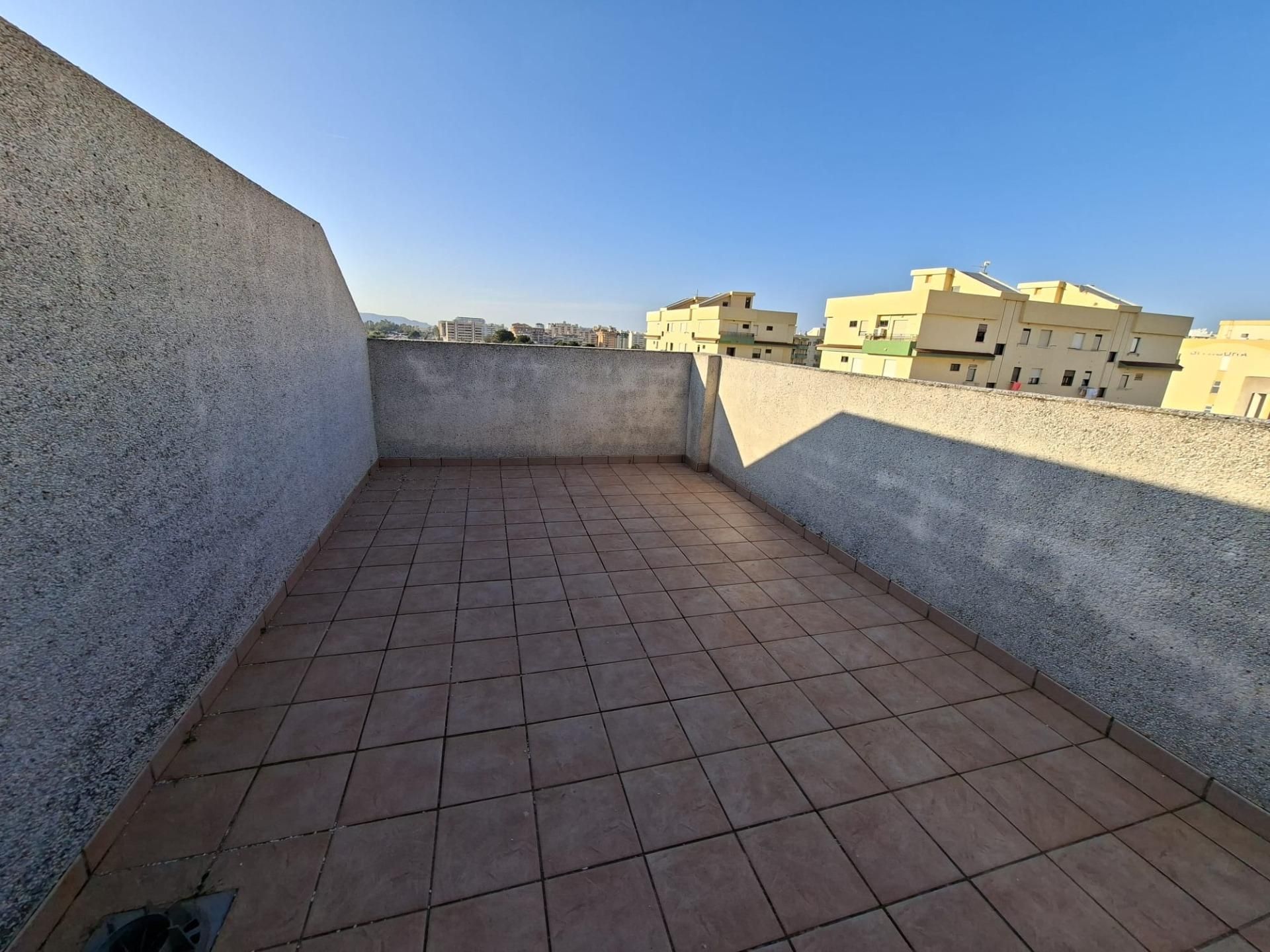 Terrasse von Dachboden zum Verkauf in Gandia mit Privatgarten, Terrasse und Abstellraum