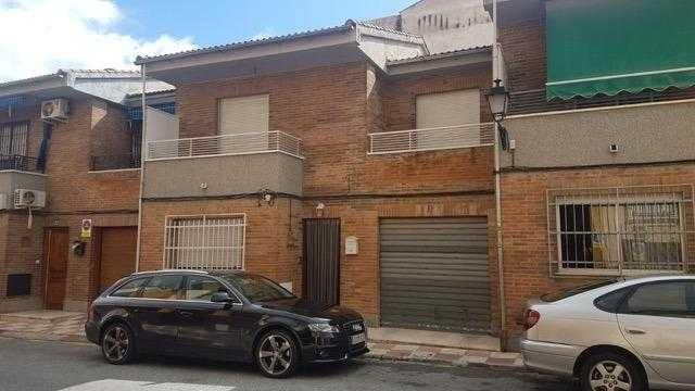Vista exterior de Casa adosada en venda en Armilla