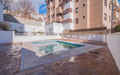 Piscina de Pis en venda en  Granada Capital amb Aire condicionat, Calefacció i Piscina comunitària