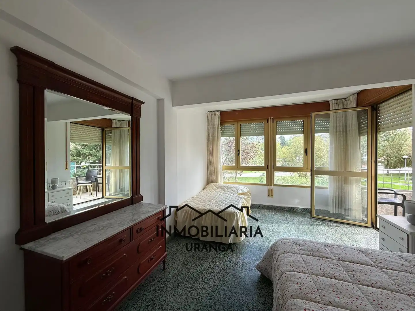 Habitación de Piso en venta en Laredo con Calefacción y Terraza