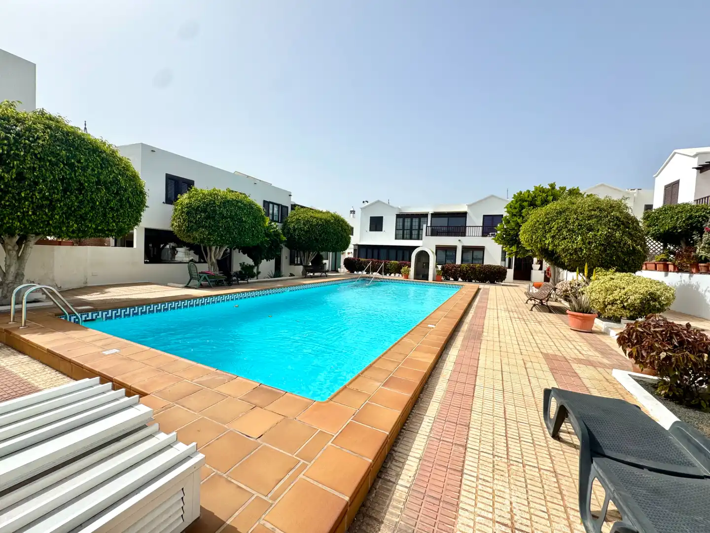 Piscina de Casa adosada en venda en San Bartolomé amb Jardí privat, Terrassa i Piscina comunitària