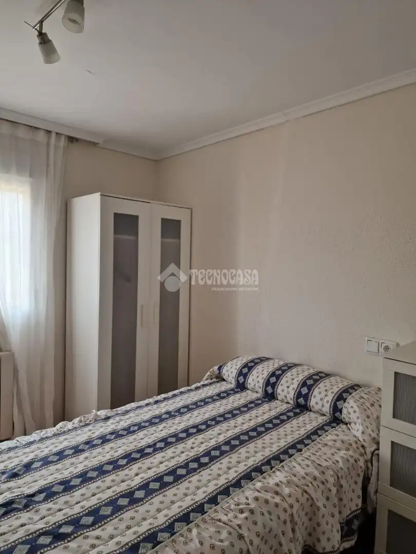 Bedroom of Flat for rent in Huesca