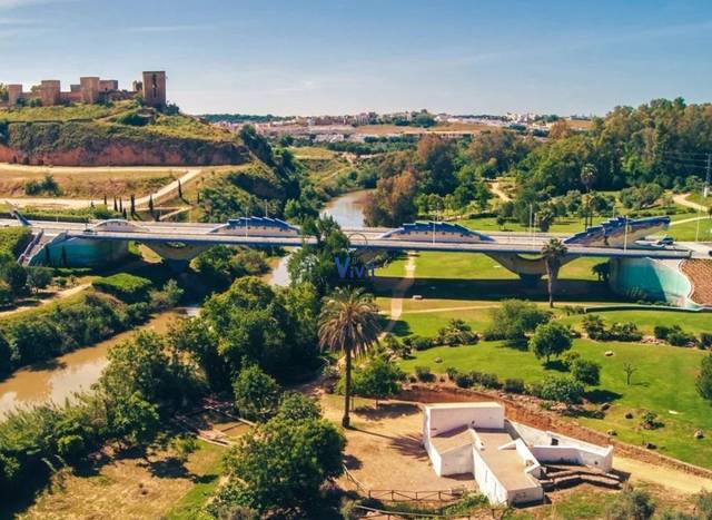 Casa-chalet en Venta en Centro