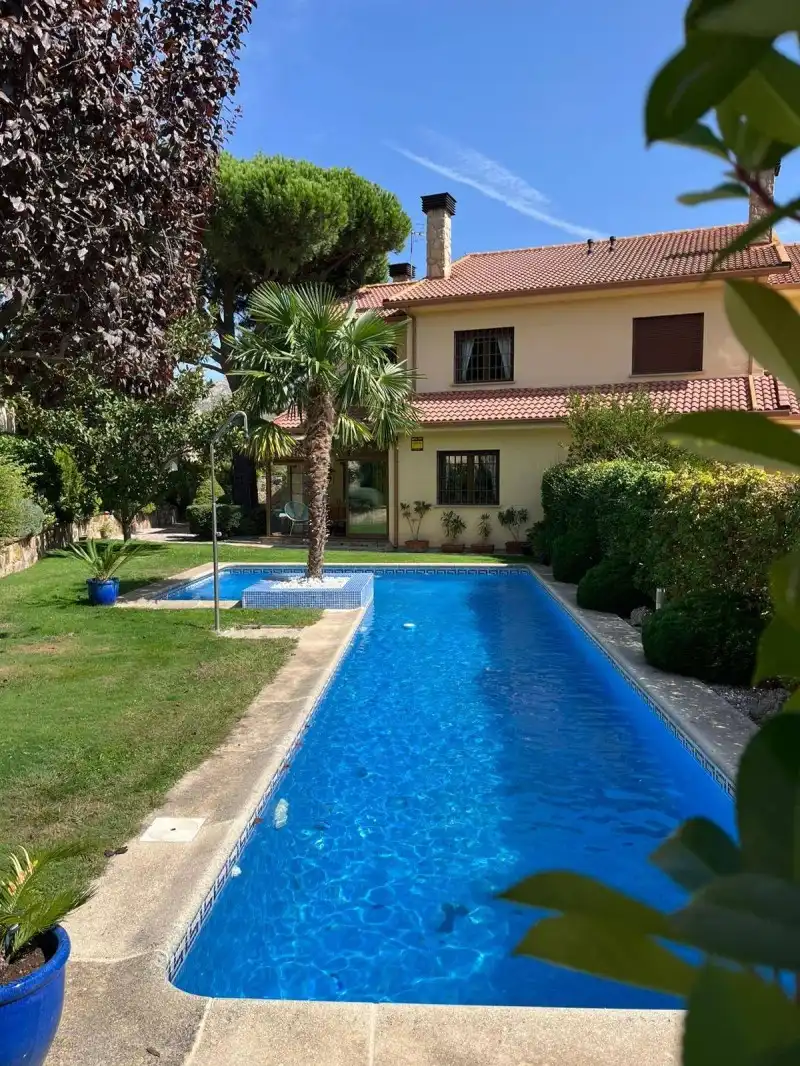 Piscina de Casa o xalet en venda en Valdemanco amb Calefacció, Terrassa i Traster