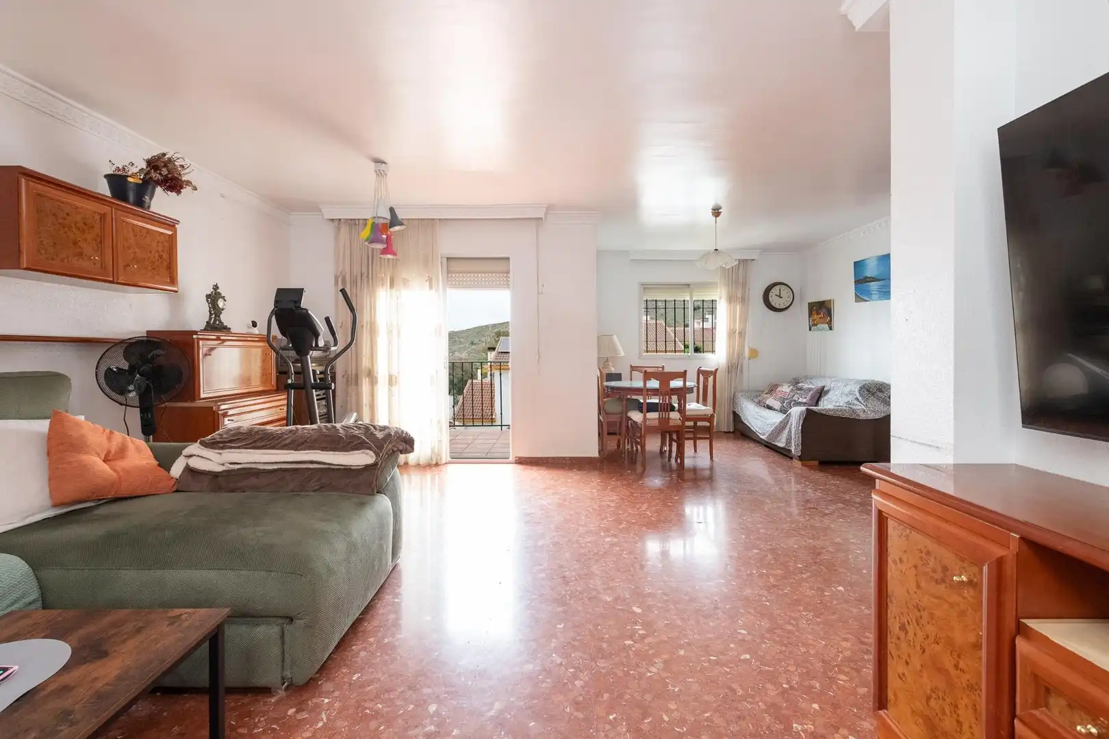 Sala de estar de Casa adosada en venta en Málaga con Aire acondicionado, Jardín privado y Terraza