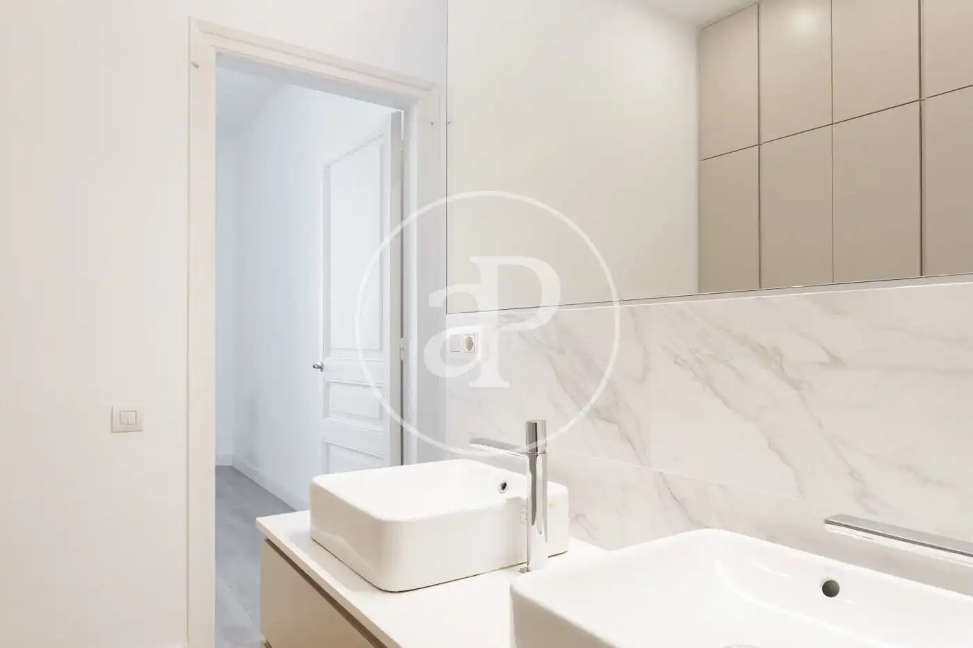 Flat with terrace to rent in C/ de Provença, imagen 27