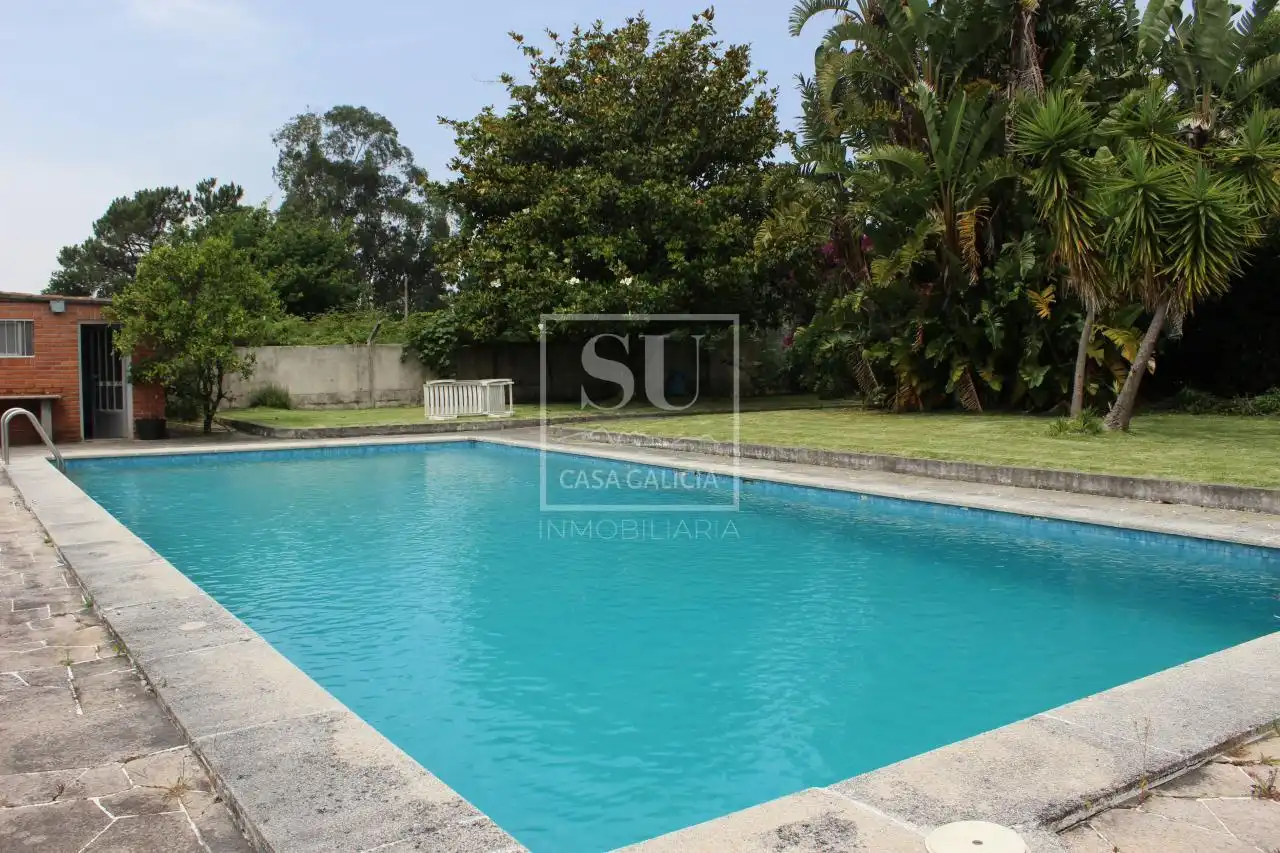 Piscina de Casa o xalet en venda en Nigrán amb Calefacció, Jardí privat i Terrassa