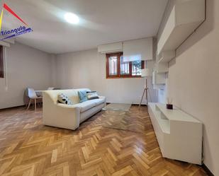 Living room of Planta baja to rent in Segovia Capital  with Heating, Parquet flooring and Furnished