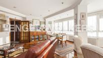 Living room of Flat for sale in  Madrid Capital  with Air Conditioner, Heating and Parquet flooring