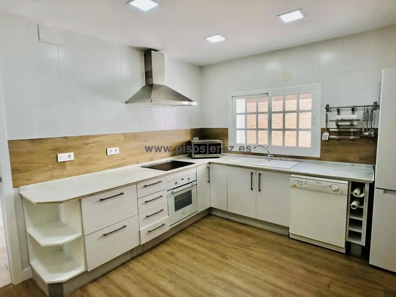 Kitchen of Houses for sale in Jerez de la Frontera  with Air Conditioner, Private garden and Terrace