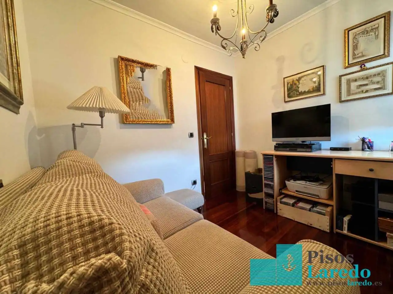 Flat for rent in Calle Marqués de Valdecilla, 8, Centro