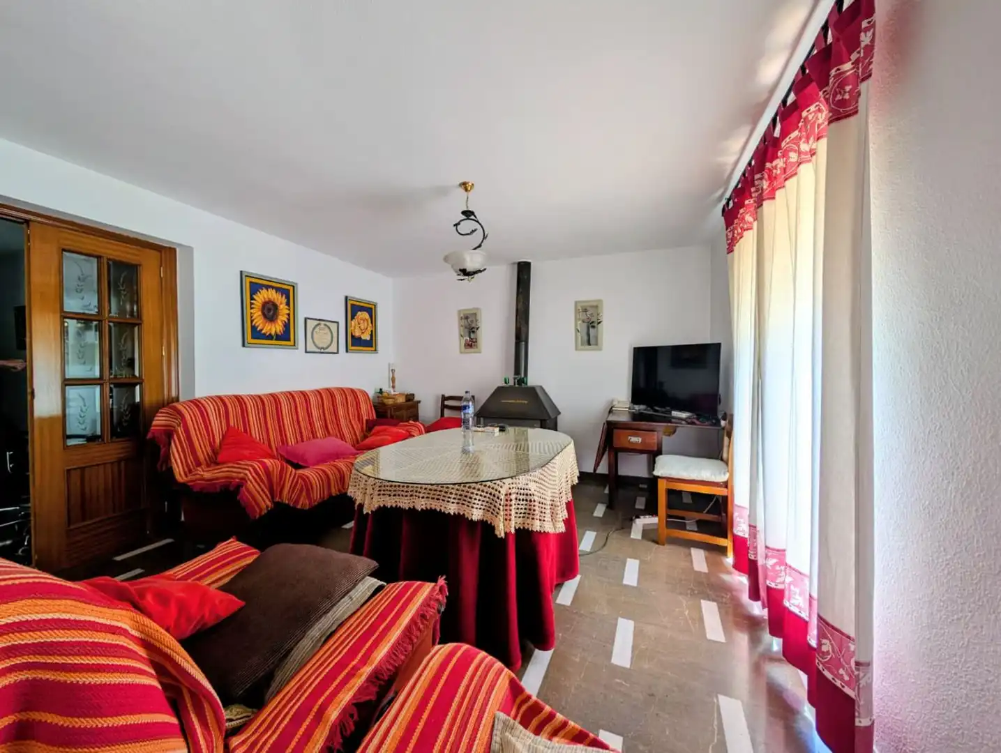 Casa con terraza en venta en Montefrío