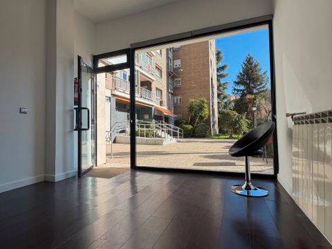 Local comercial en Venta en Calle de La Rioja, 5 en Alameda de Osuna