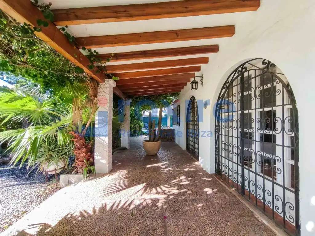 Vista exterior de Casa o xalet en venda en Eivissa amb Aire condicionat, Jardí privat i Terrassa