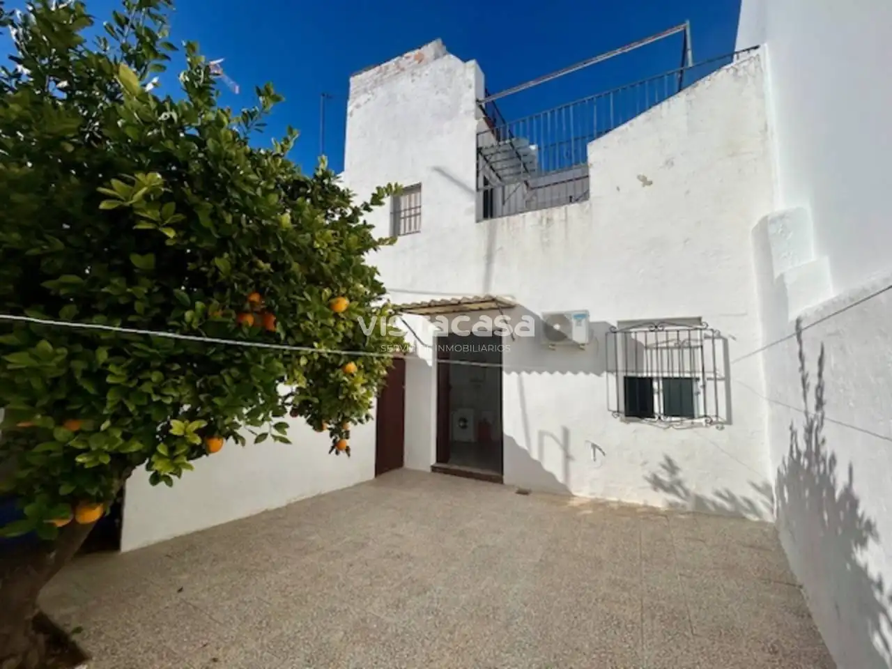 Vista exterior de Casa o xalet en venda en Mairena del Alcor amb Aire condicionat i Terrassa