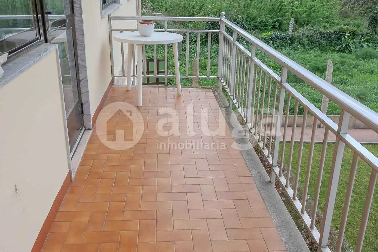 Terrassa de Finca rústica en venda en Cangas  amb Calefacció, Jardí privat i Terrassa