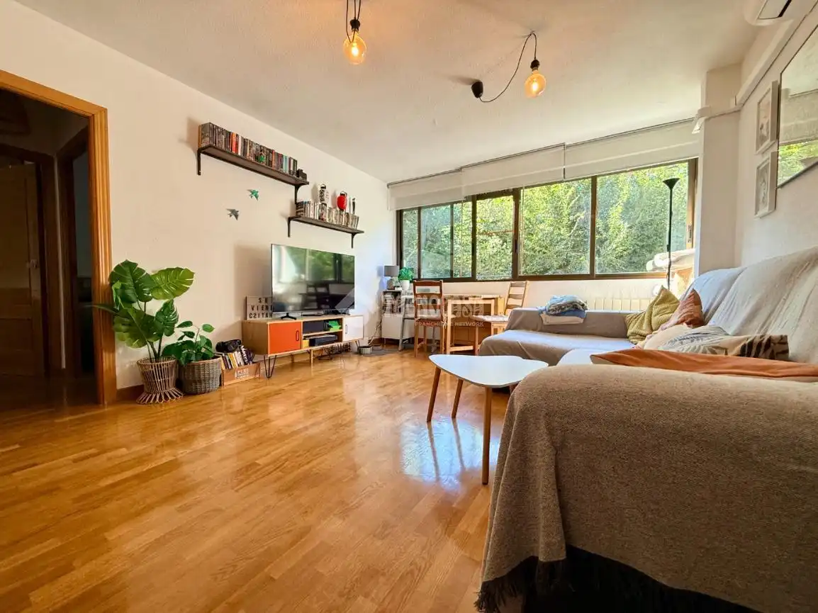 Wohnzimmer von Wohnung zum Verkauf in Madrid mit Klimaanlage, Heizung und Parkett