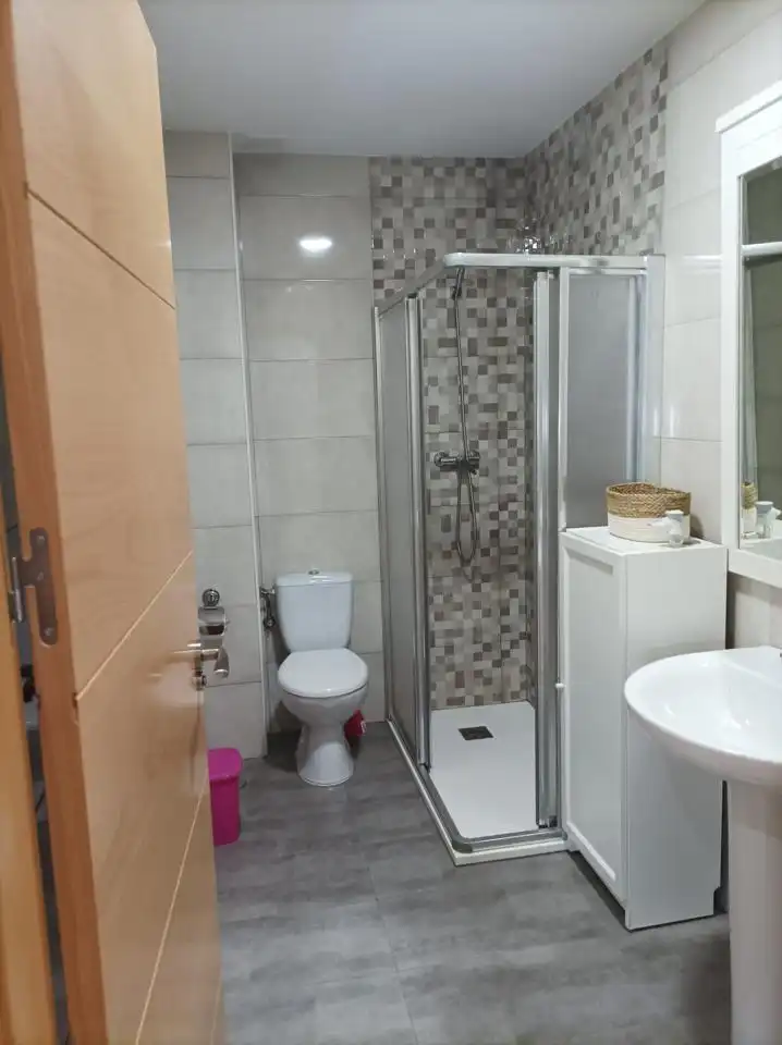 Badezimmer von Wohnung zur Miete in Granada