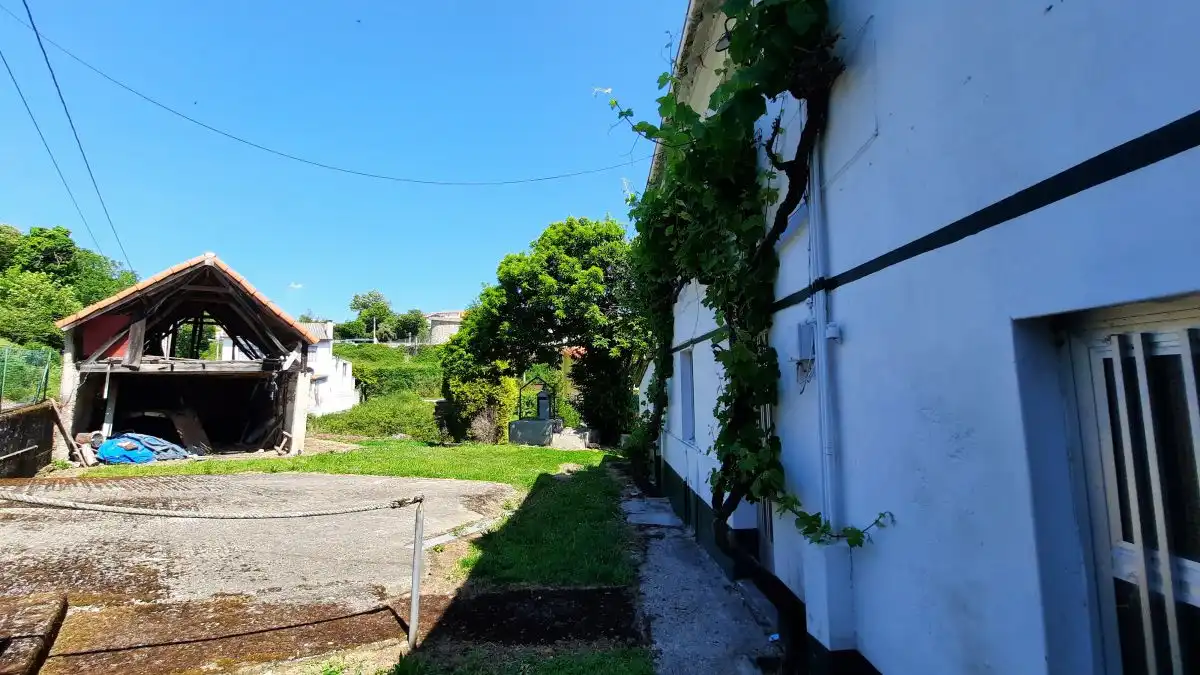 Exterior view of Houses for sale in Oleiros
