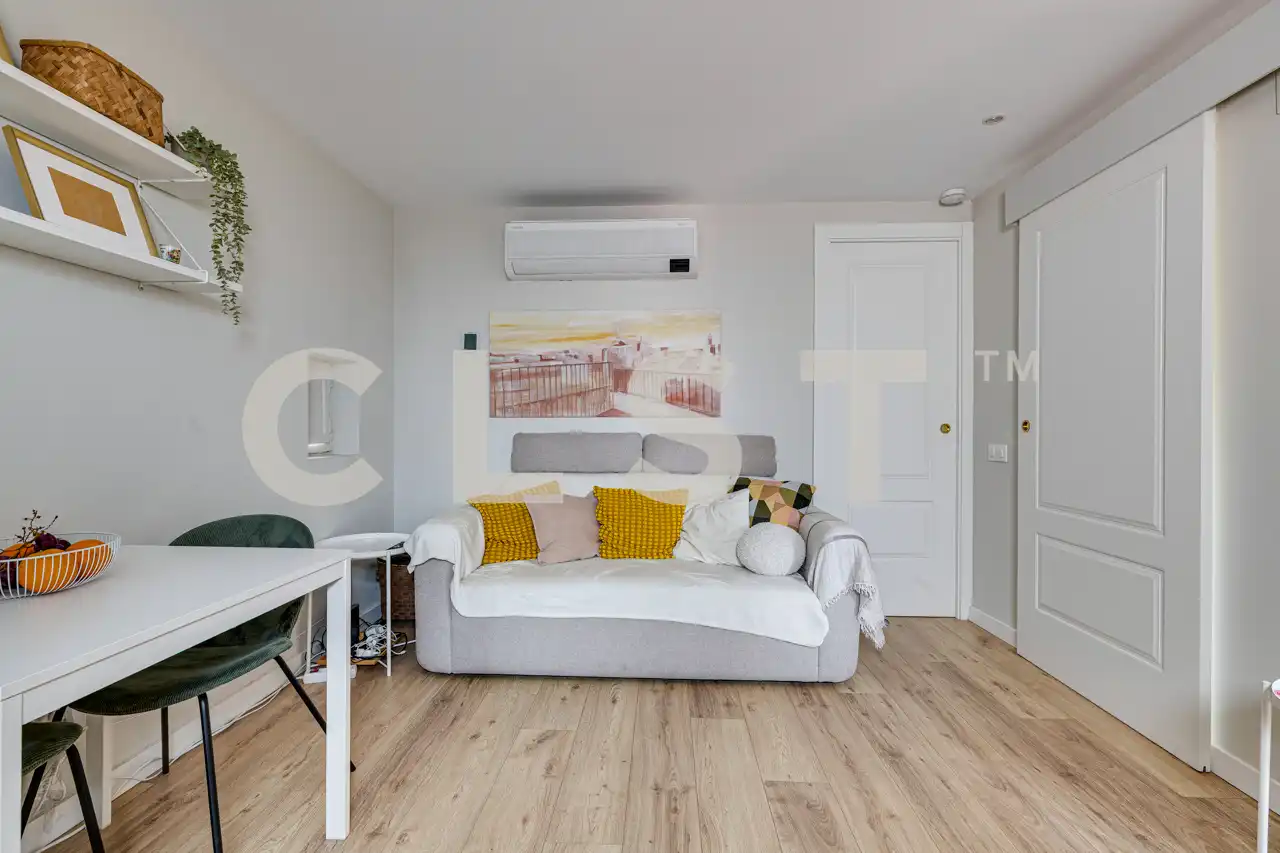 Ático con ascensor en venta en Carrer de Milans
