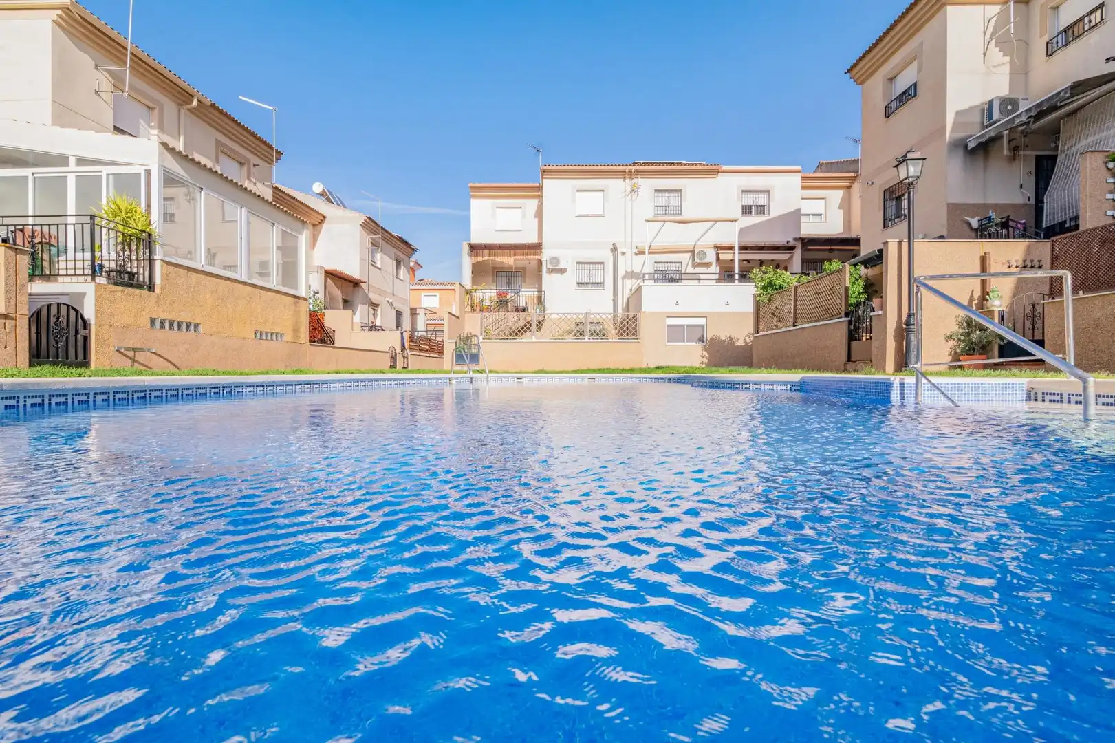 Piscina de Casa adosada en venta en Cijuela con Aire acondicionado, Calefacción y Amueblado