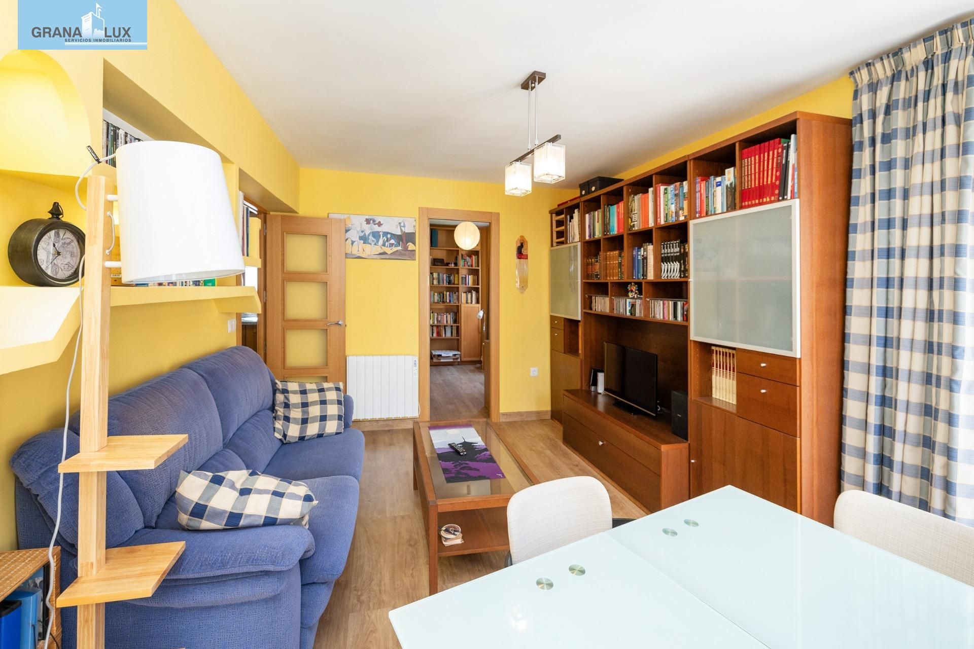 Living room of Flat for sale in  Granada Capital