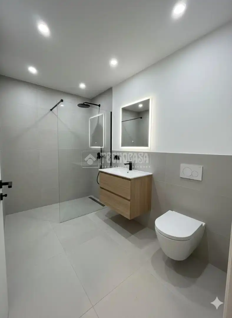 Bathroom of Detached homes for sale in San Fernando  with Air Conditioner