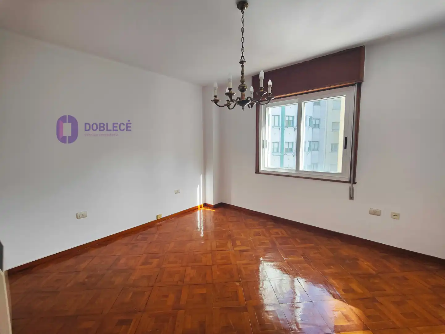 Habitación de Piso en venta en Vigo  con Calefacción, Parquet y Internet