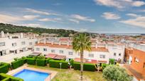 Außenansicht von Einfamilien-Reihenhaus zum verkauf in Sant Feliu de Guíxols mit Terrasse, Schwimmbad und Balkon