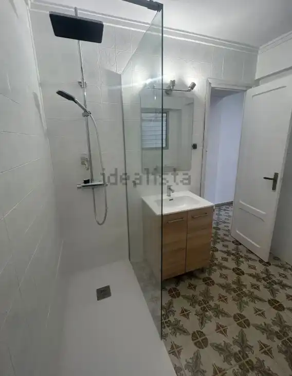Baño de Piso en venta en Paterna con Horno y Balcón