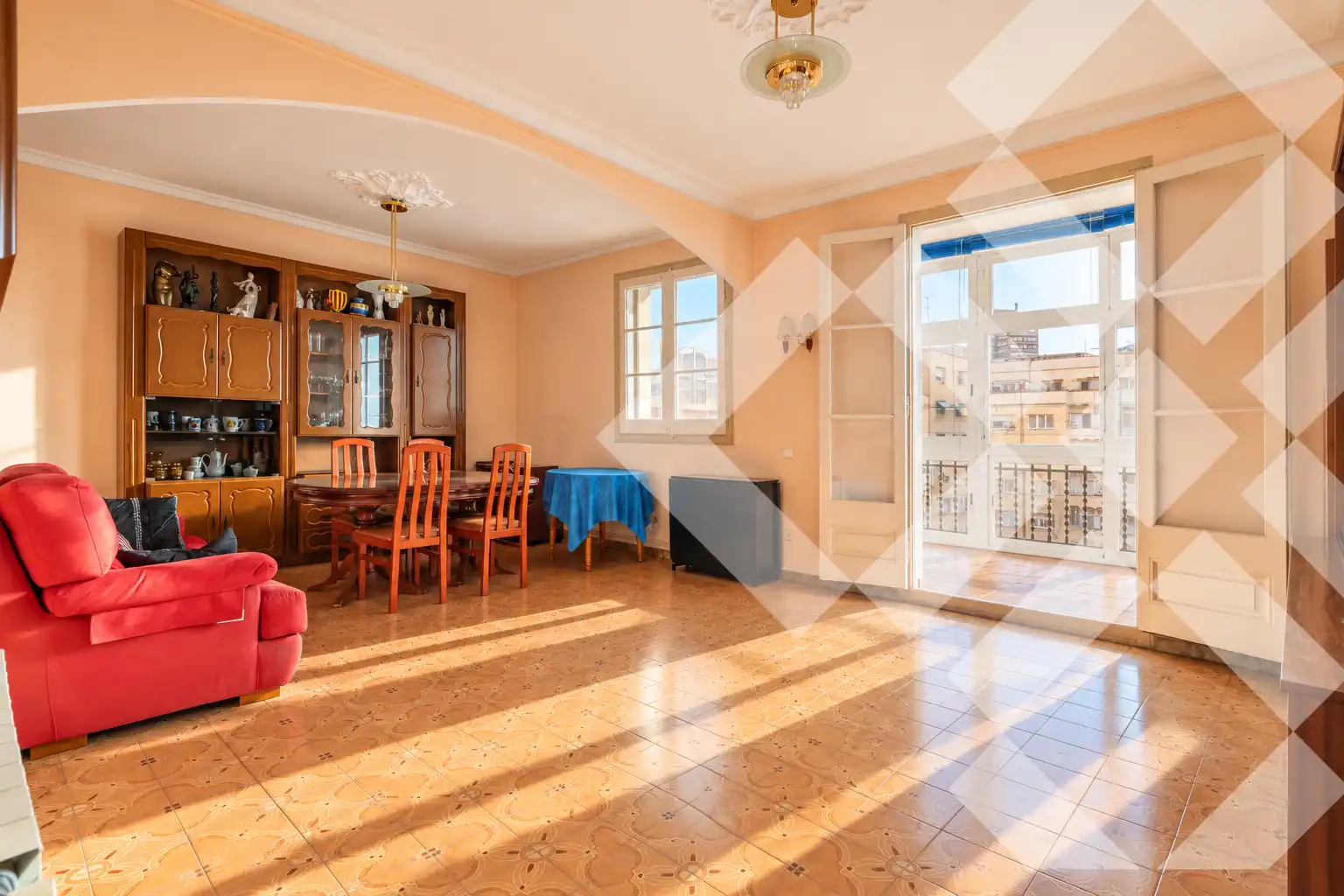 Penthouse with terrace for sale in Carrer de Mallorca