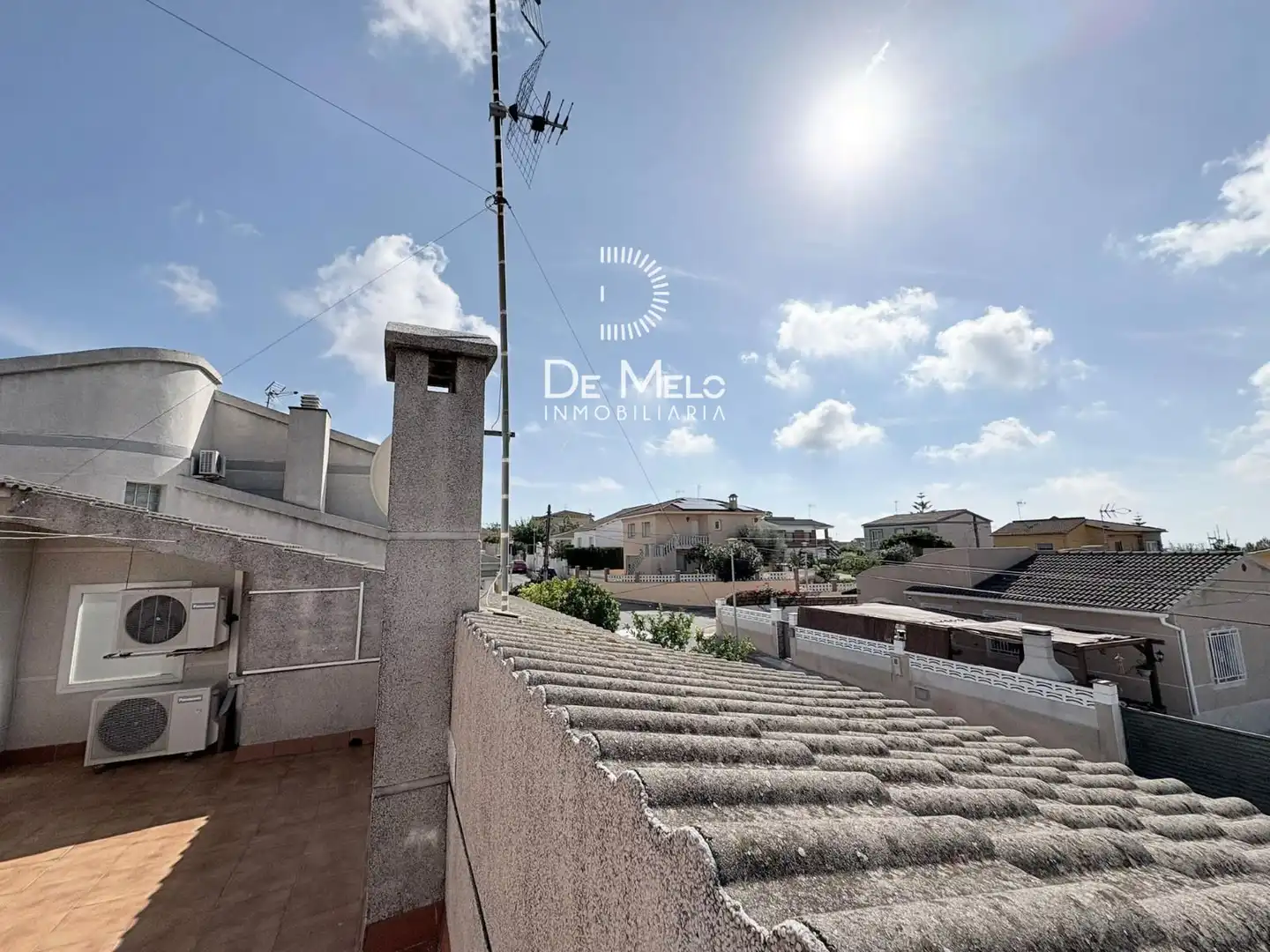 Vista exterior de Casa o xalet en venda en Bellvei amb Aire condicionat, Calefacció i Terrassa