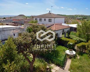 Casa o xalet en venda en Mazuecos amb Calefacció, Jardí privat i Parquet