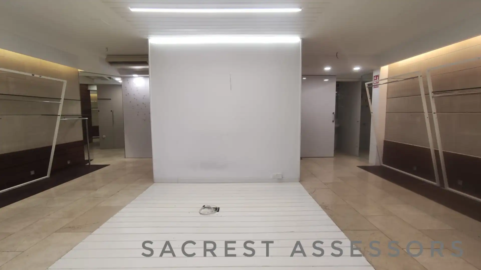 Local comercial en alquiler en Plaça de Prat de la Riba, imagen 2