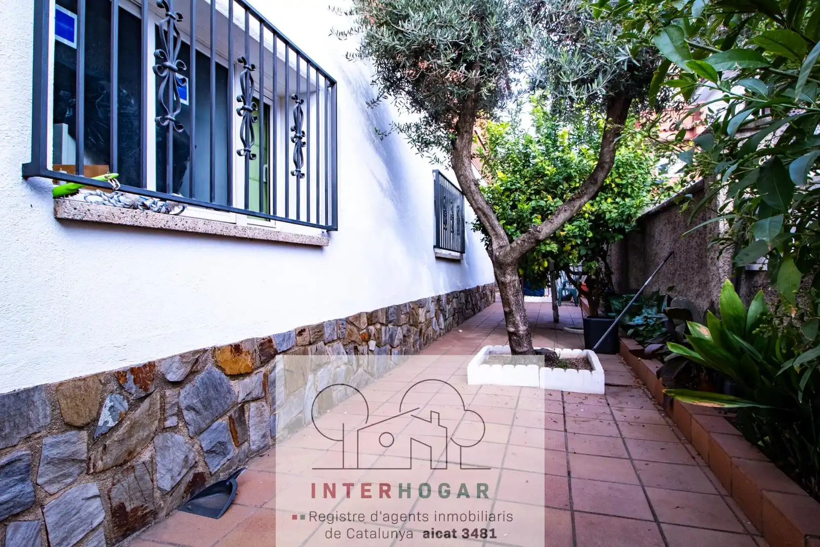 Exterior view of Houses for sale in Cerdanyola del Vallès