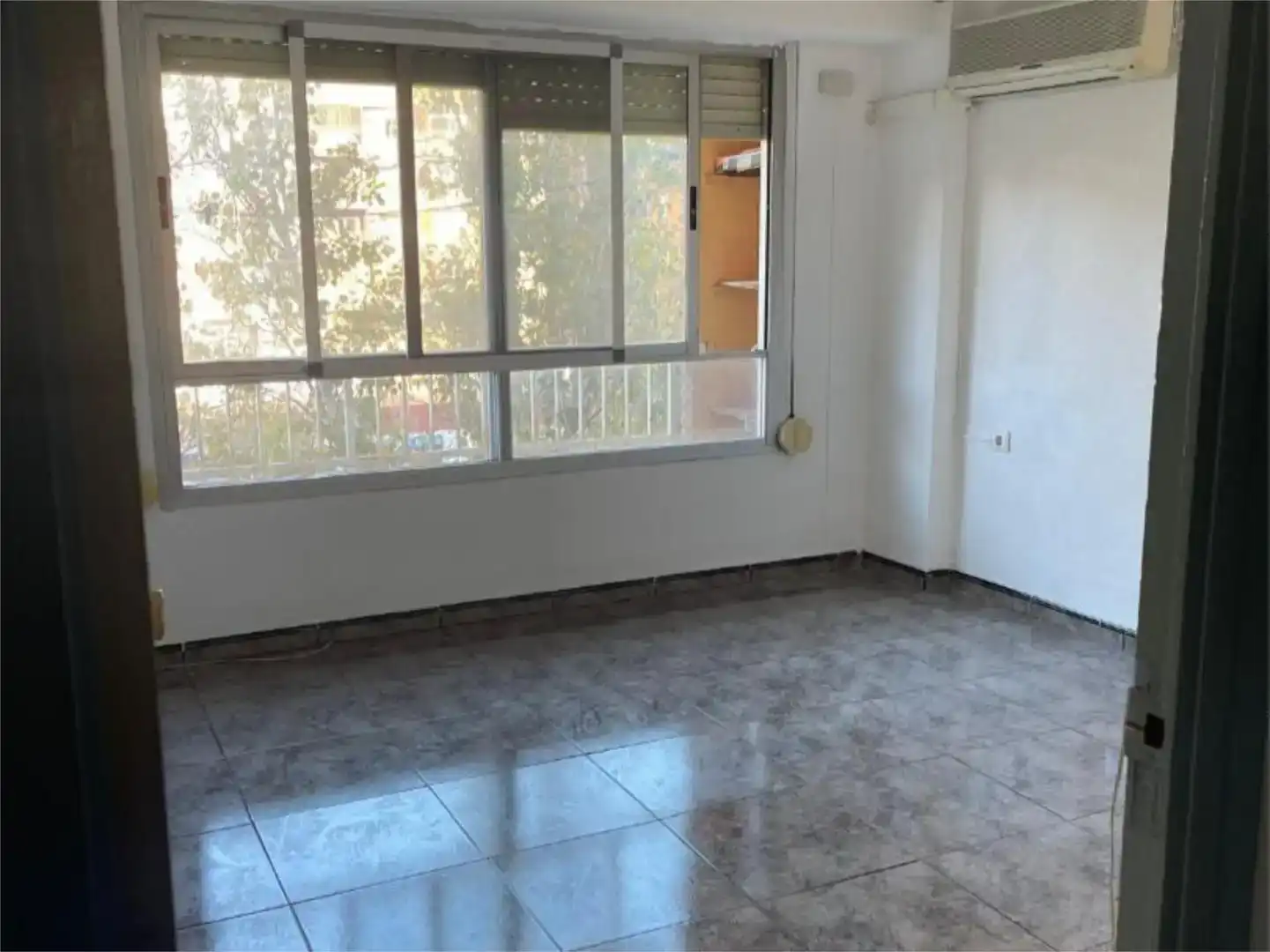 Habitación de Piso en venta en Avenida de la Paz  