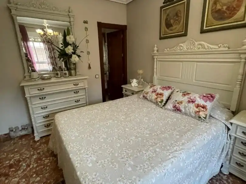 Dormitori de Pis en venda en Linares amb Aire condicionat, Calefacció i Traster