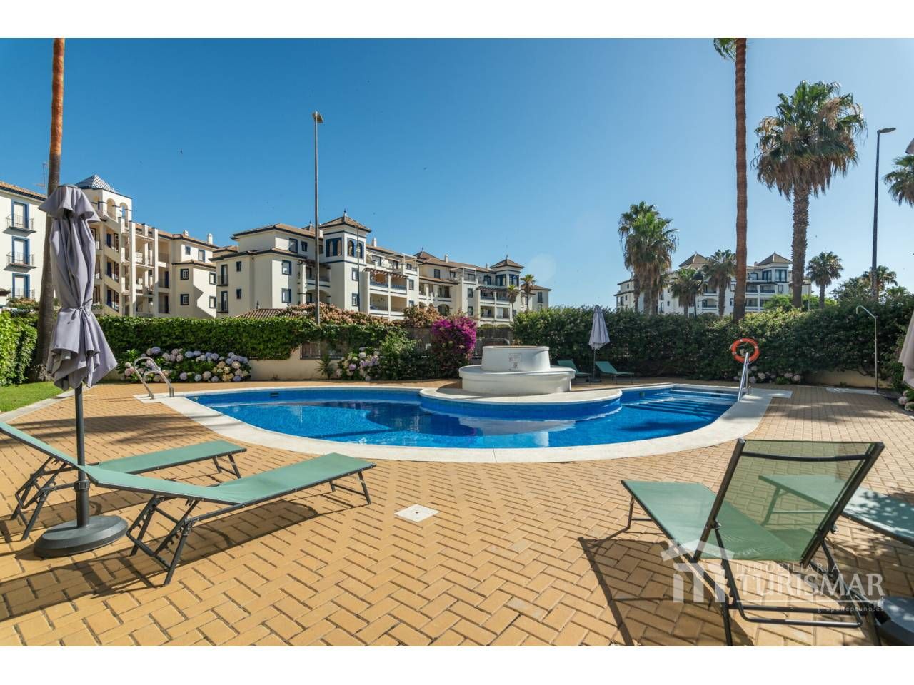 Vista exterior de Apartament en venda en Ayamonte amb Terrassa i Piscina comunitària