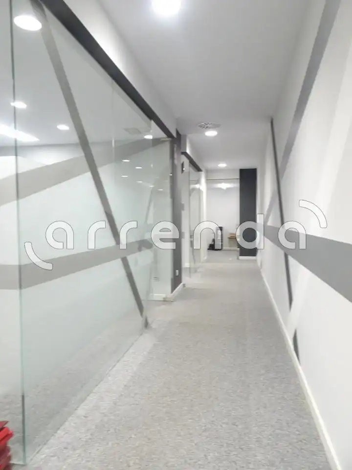 Geschaftsraum zur Miete in Calle Floranes, Numancia - San Fernando