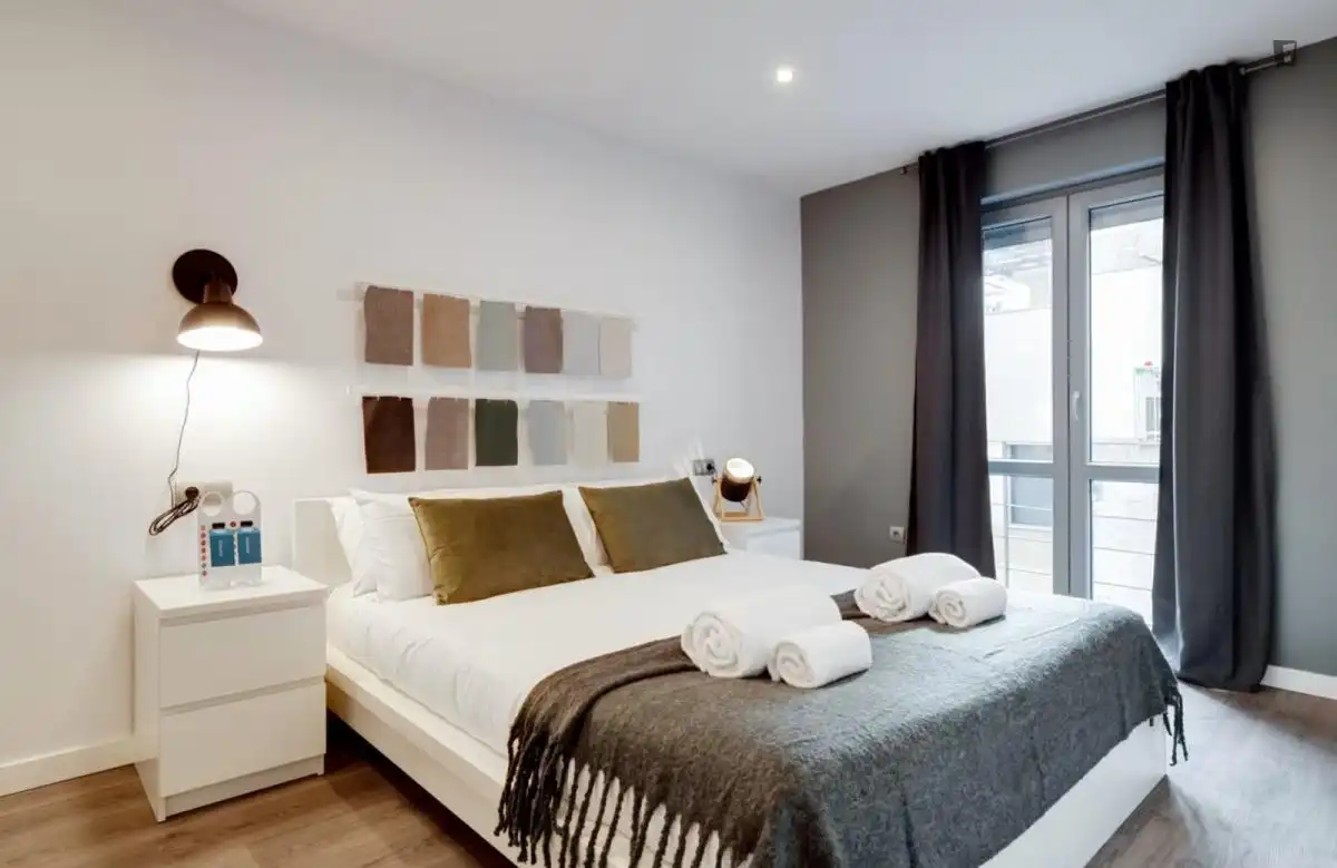 Dormitori de Apartament de lloguer en Barcelona amb Aire condicionat, Calefacció i Moblat
