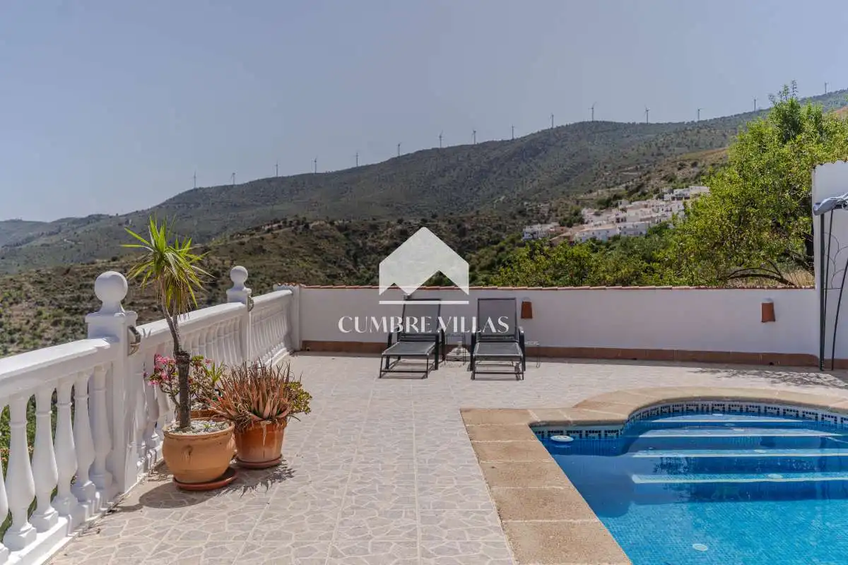 Vista exterior de Casa o xalet en venda en Lújar amb Jardí privat, Terrassa i Internet