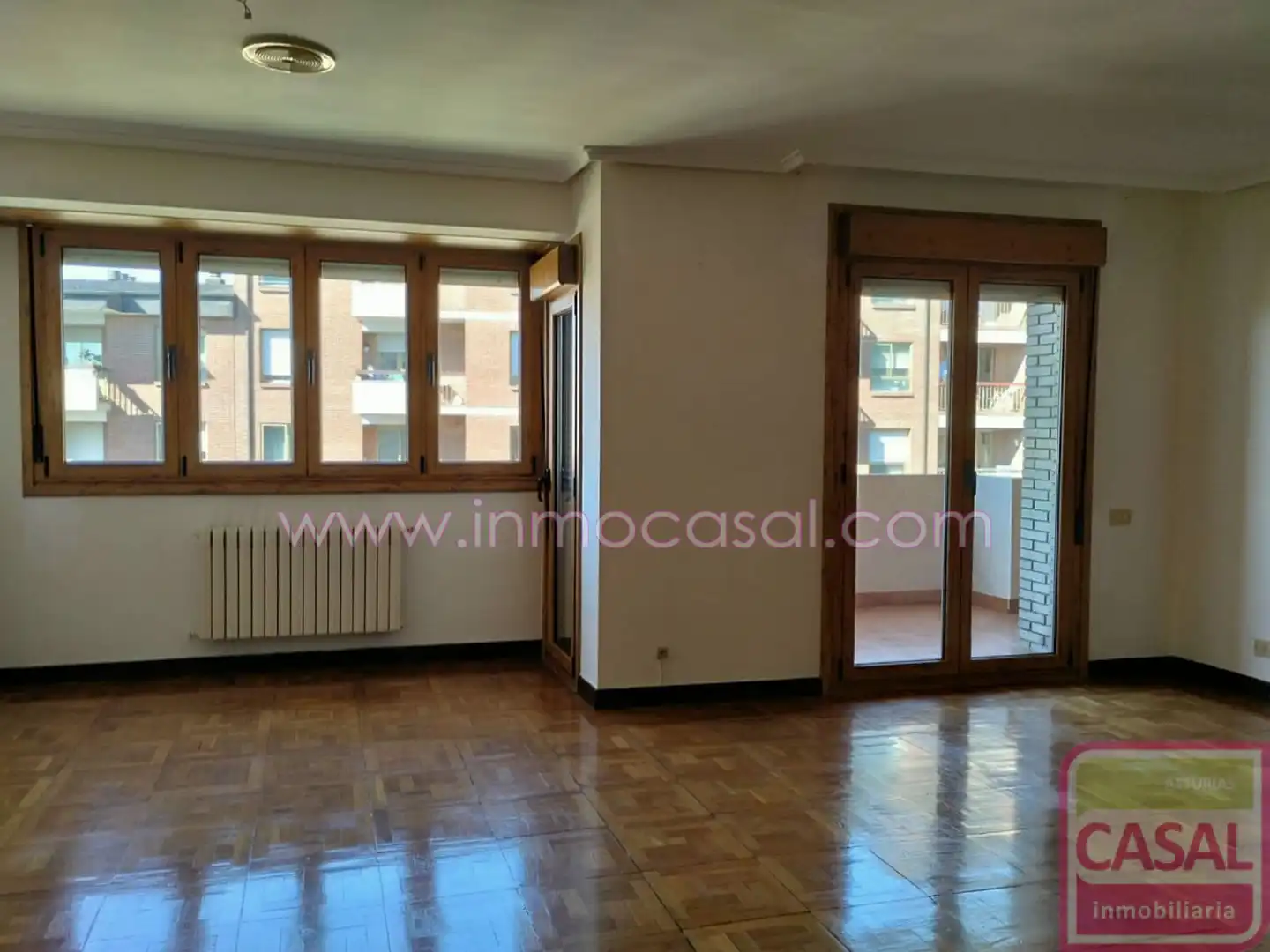 Sala de estar de Piso de alquiler en Oviedo  con Calefacción, Terraza y Trastero