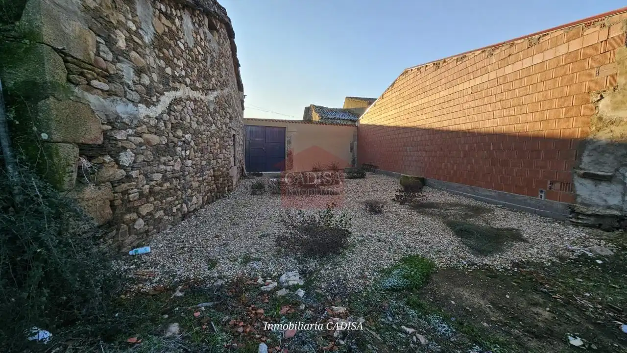 Casa o xalet en venda en Hinojosa de Duero amb Calefacció, Jardí privat i Traster