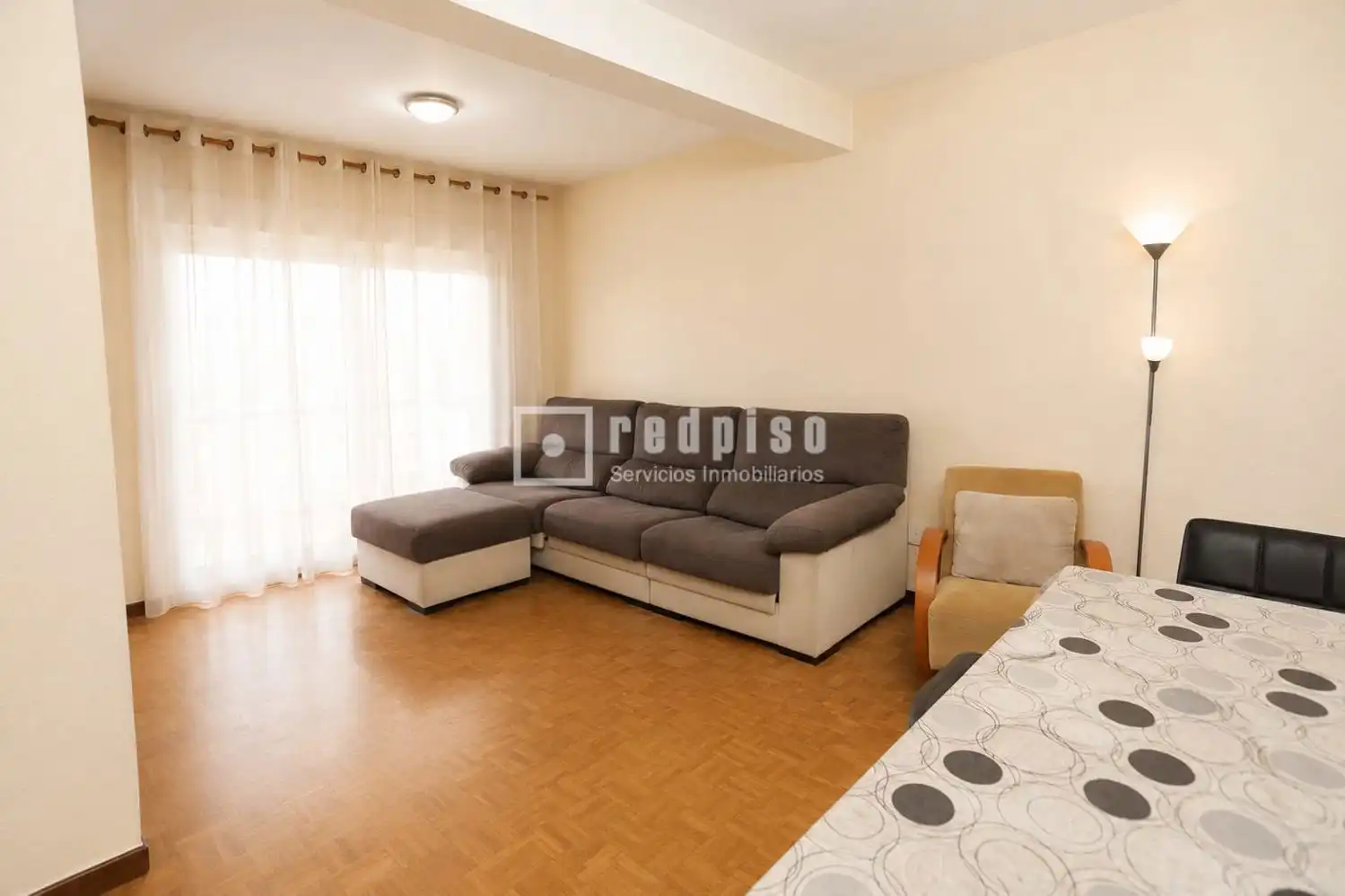 Habitación de Piso en venta en Madrid con Calefacción, Parquet y Terraza