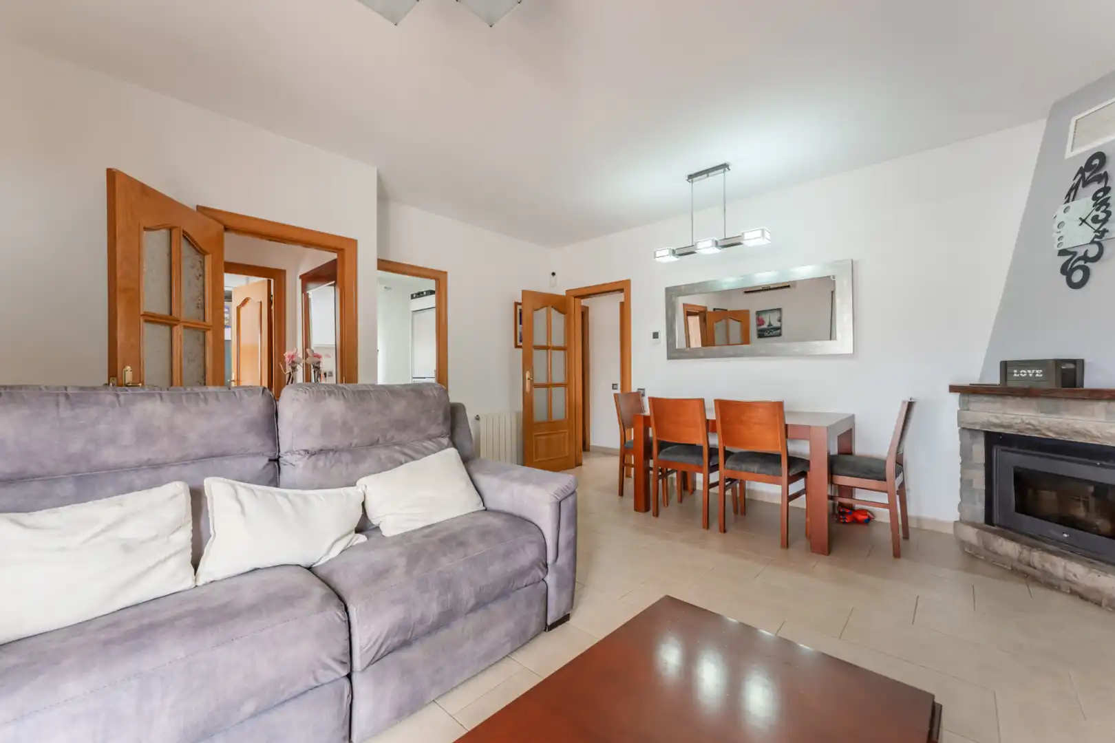 Sala d'estar de Casa o xalet en venda en Lliçà d'Amunt amb Calefacció, Jardí privat i Terrassa