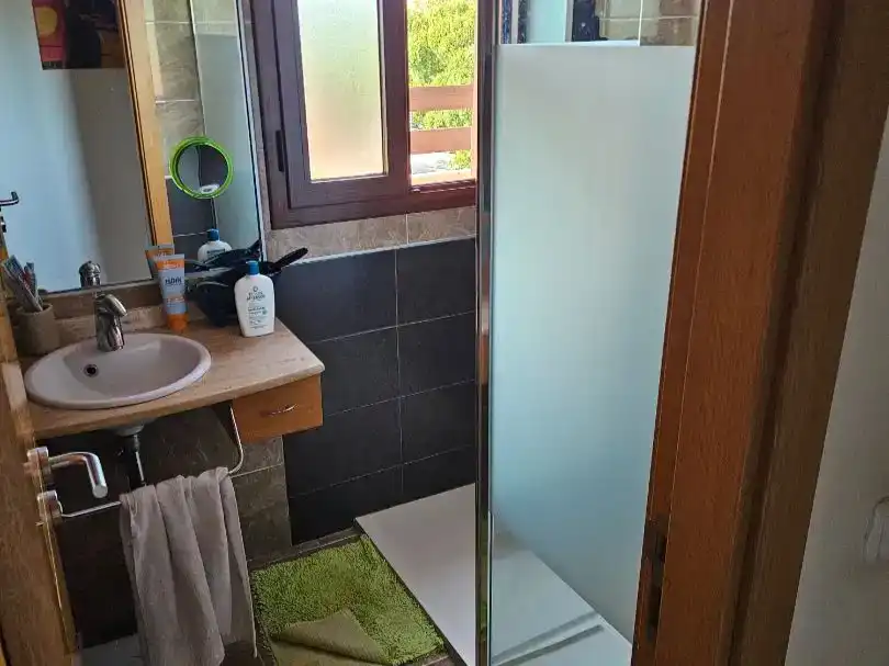 Bany de Pis en venda en Estepona amb Aire condicionat, Calefacció i Jardí privat
