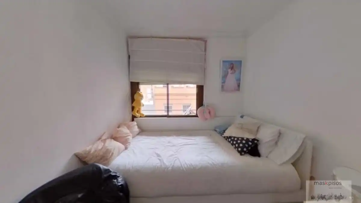 Bedroom of Flat for sale in L'Hospitalet de Llobregat