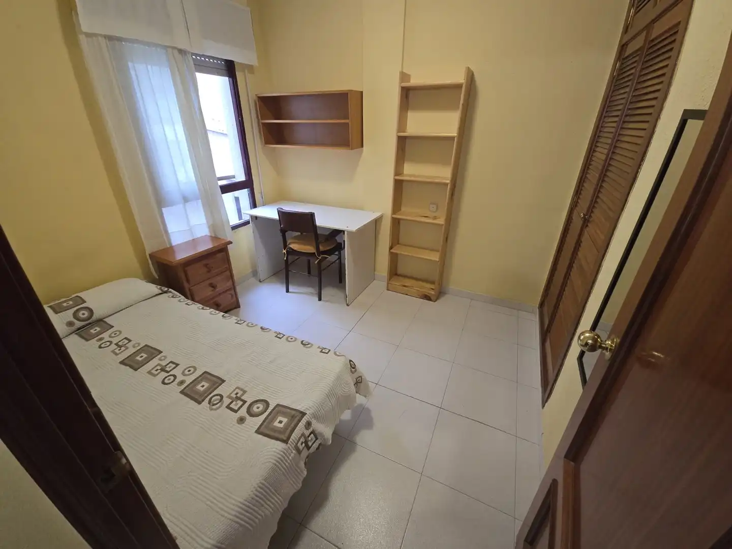 Schlafzimmer von Wohnung zur Miete in Casco Antiguo