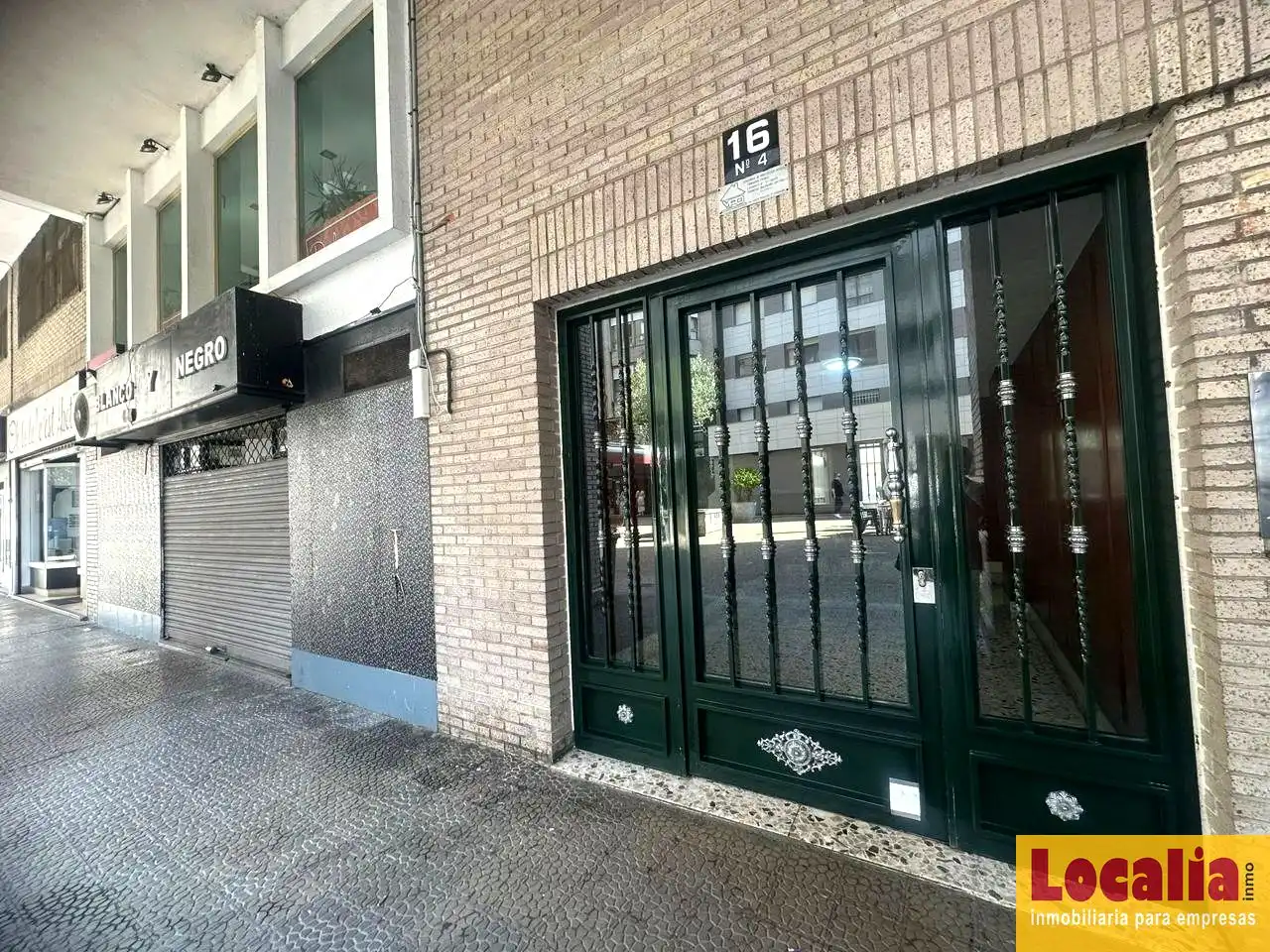 Vista exterior de Oficina en venta en Santander
