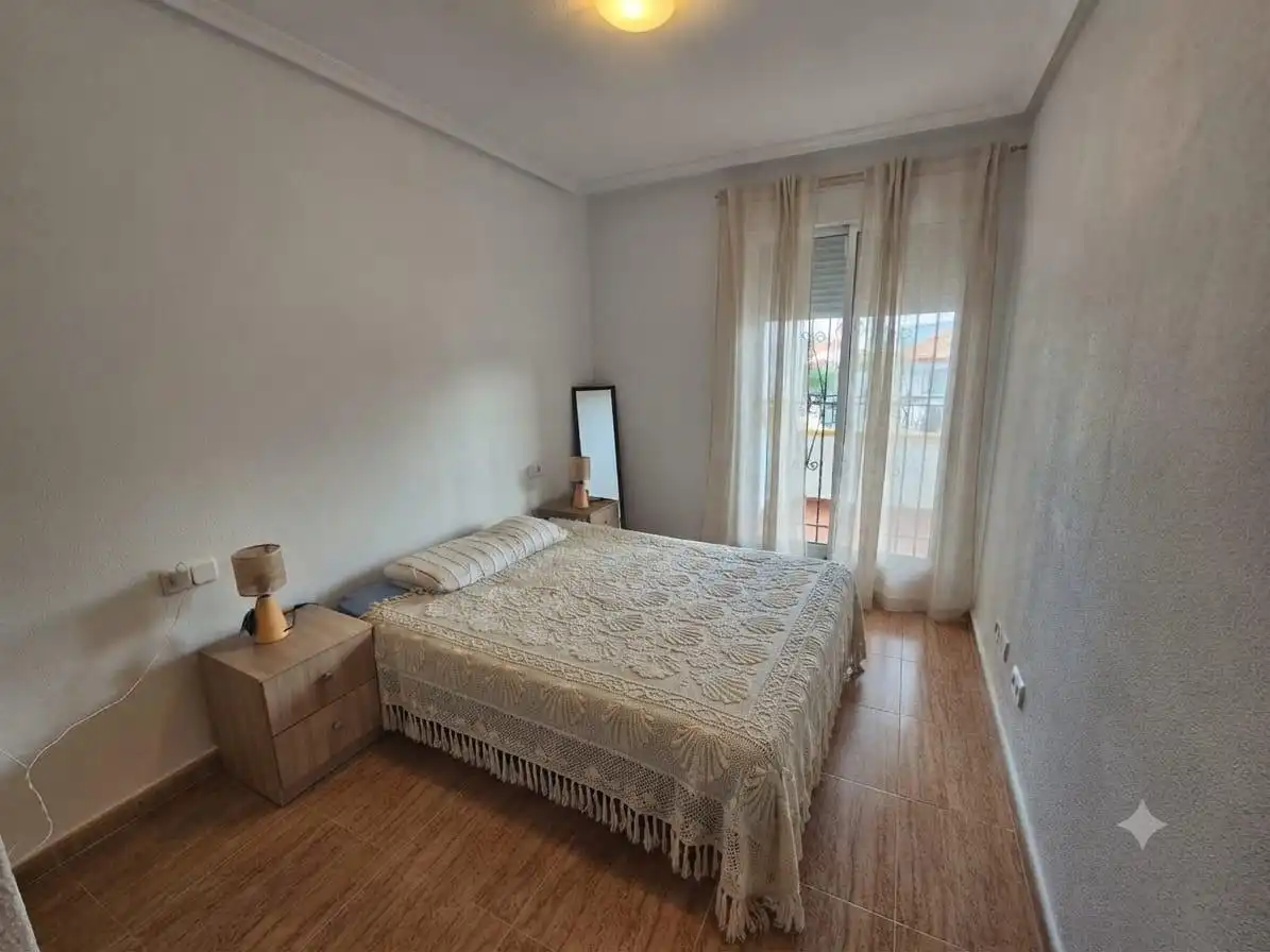 Habitación de Piso de alquiler en La Unión con Amueblado, Balcón y Alarma